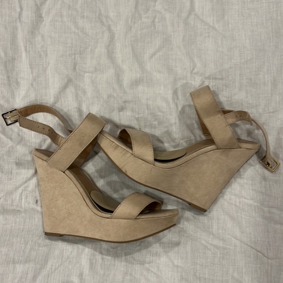 Call it spring nude wedges - Picture 3 of 3